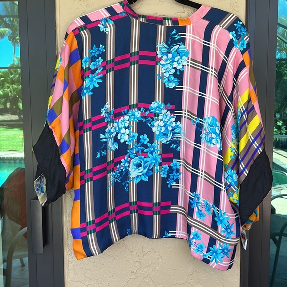 Johnny Was xs reversible top. Gorgeous and perfect condition. - Picture 5 of 6